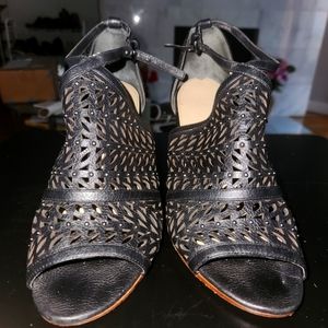 Open toe heel sandals